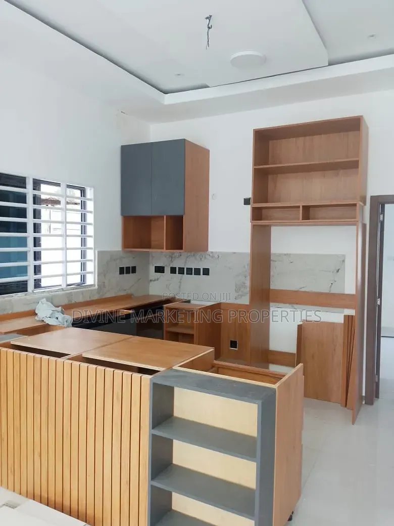 3bdrm House in Manet Area for sale