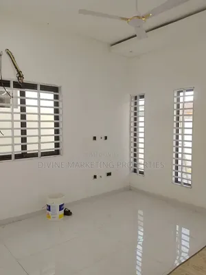 3bdrm House in Manet Area for sale