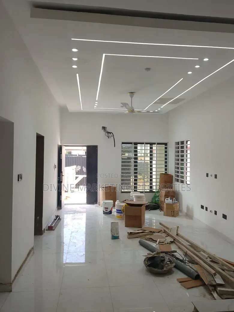 3bdrm House in Manet Area for sale