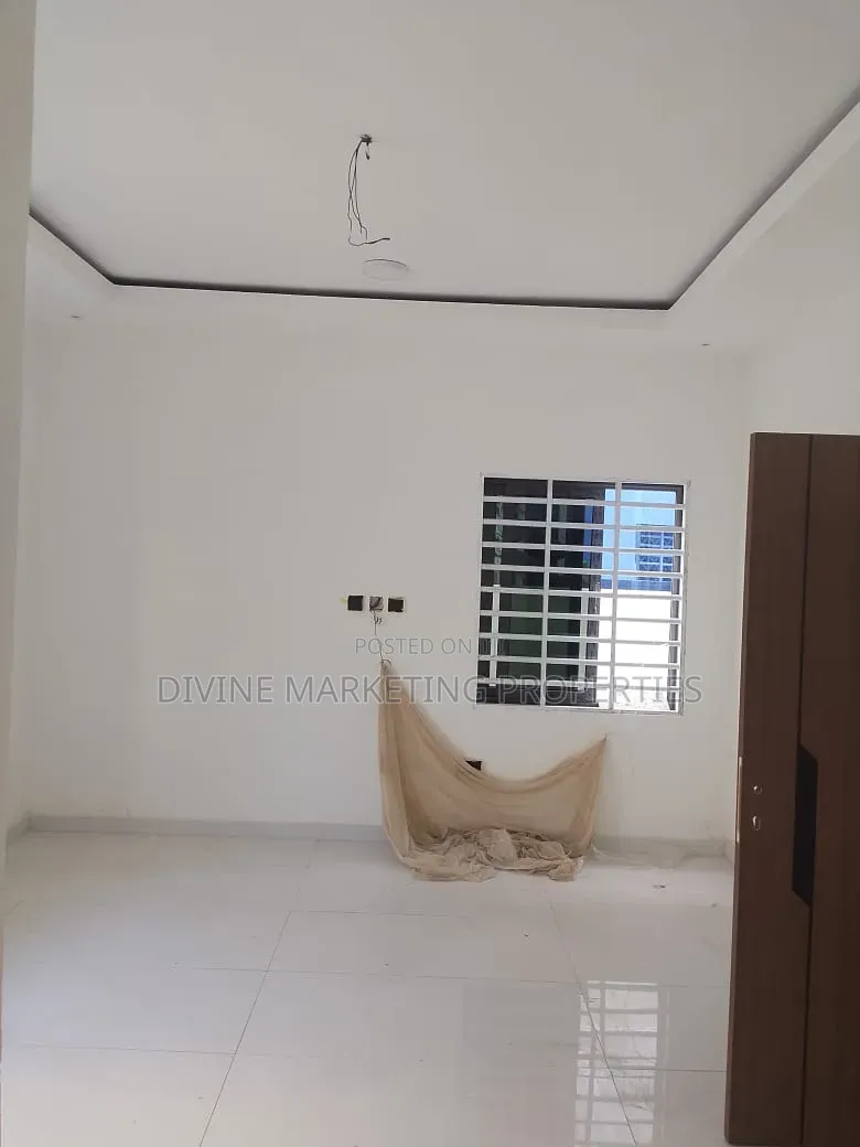 3bdrm House in Manet Area for sale