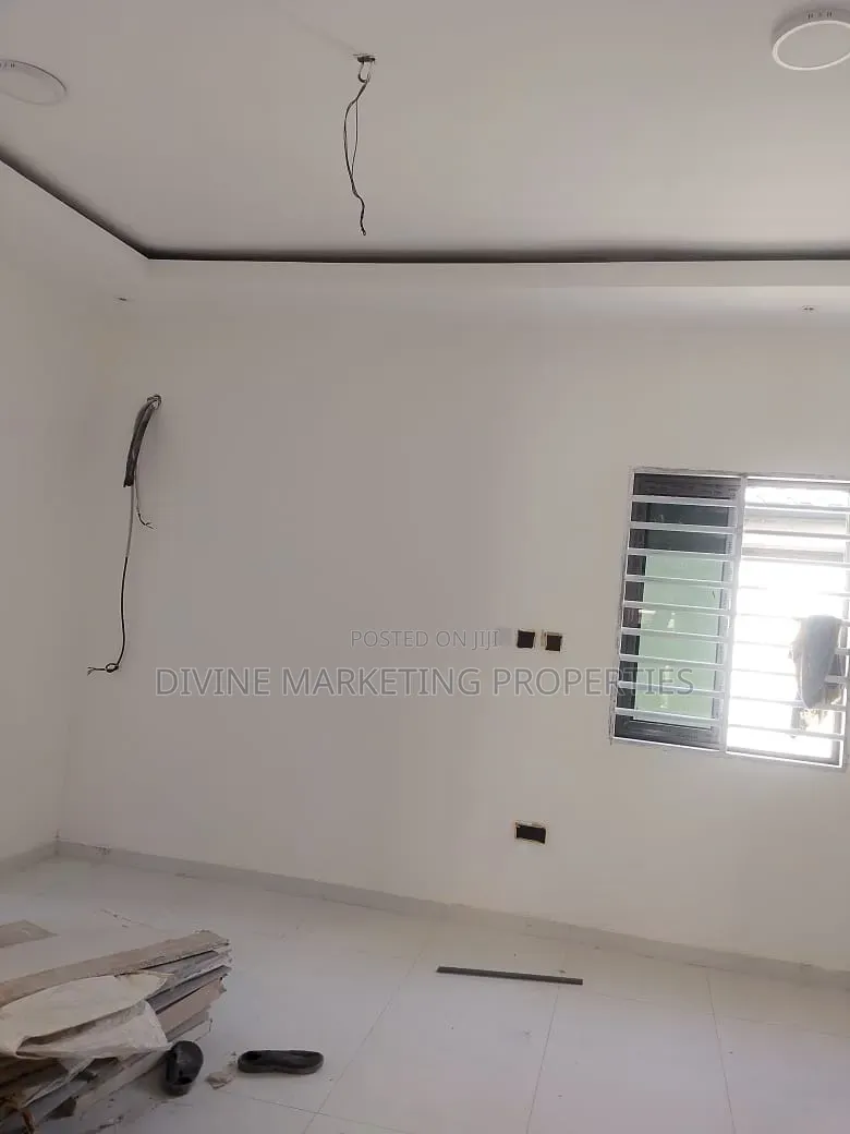 3bdrm House in Manet Area for sale