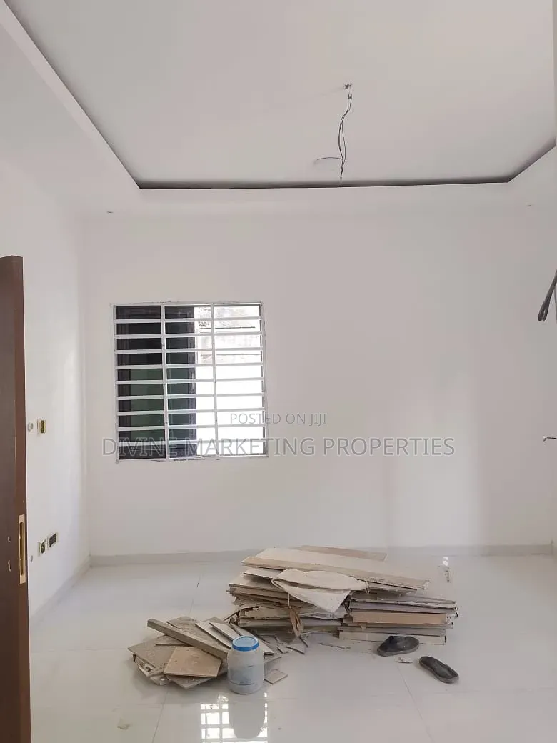 3bdrm House in Manet Area for sale