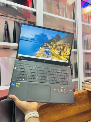 Laptop Acer Nitro V 15 16GB Intel Core i7 SSD 1T