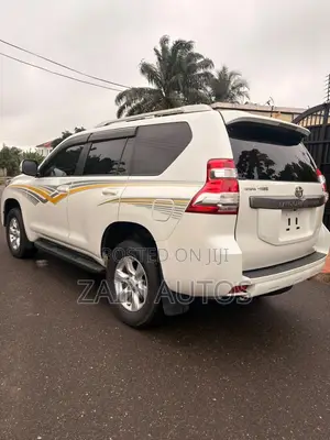 Toyota Land Cruiser Prado 2017 White