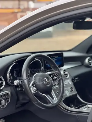 Mercedes-Benz C300 2020