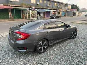 Honda Civic Touring 4dr Sedan (1.5L 4cyl) 2017 Gray
