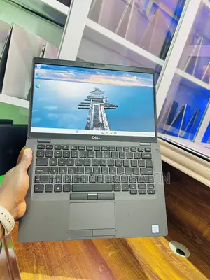 Laptop Dell Latitude 5400 8GB Intel Core i7 SSD 256GB