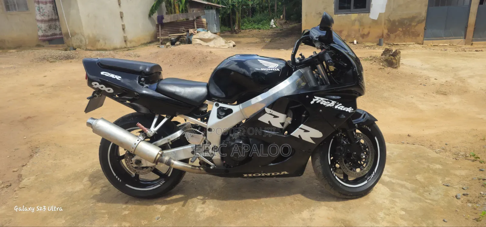 Honda CBR 2000 Black