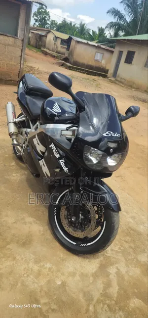 Honda CBR 2000 Black