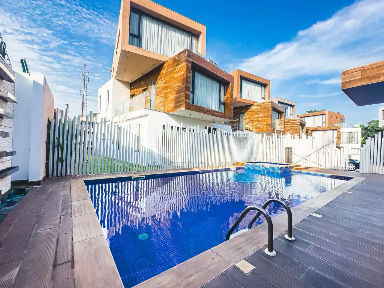Furnished 4bdrm Townhouse/Terrace in Cantonment, DVLA Area for sale