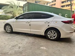 Hyundai Avante 2017 White