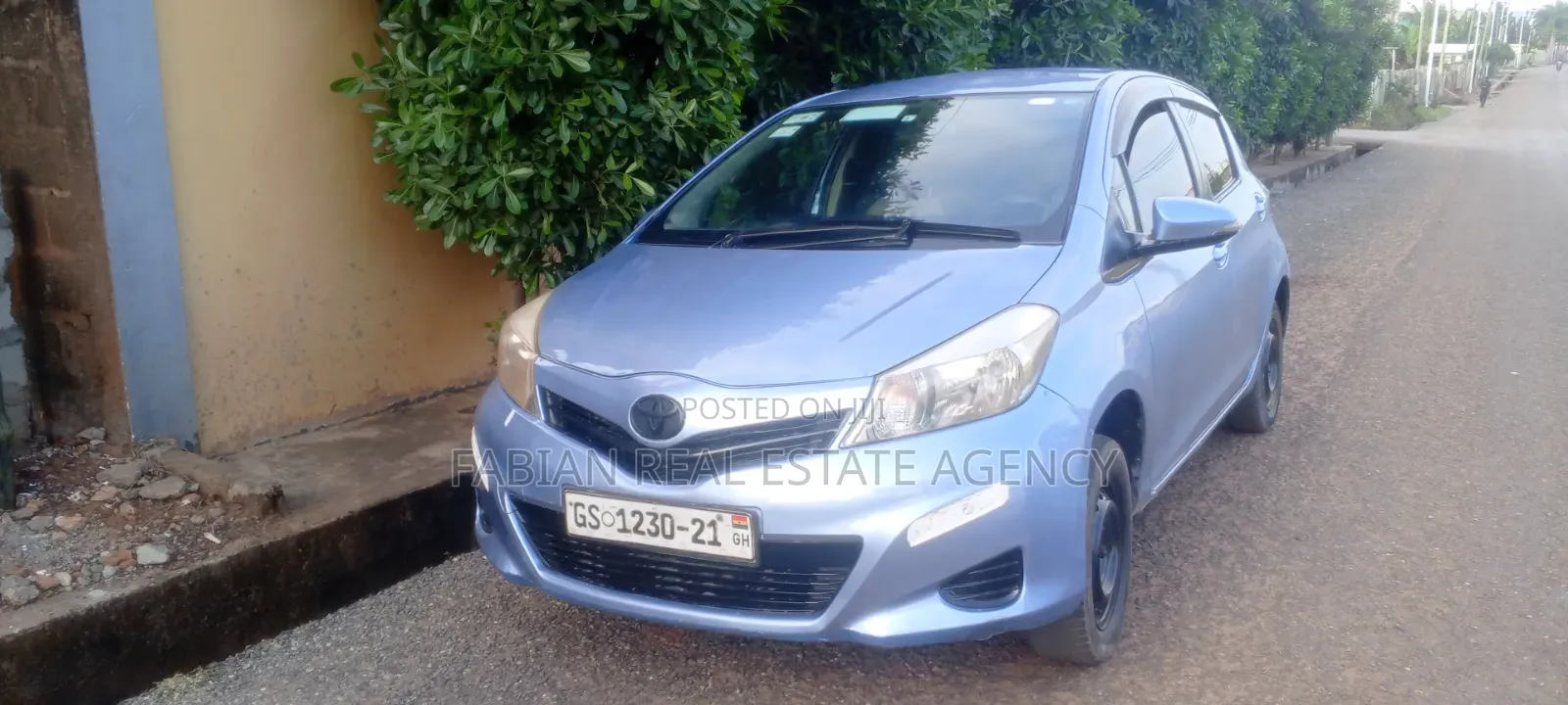 Toyota Vitz 1.3 AWD 3dr 2012 Blue