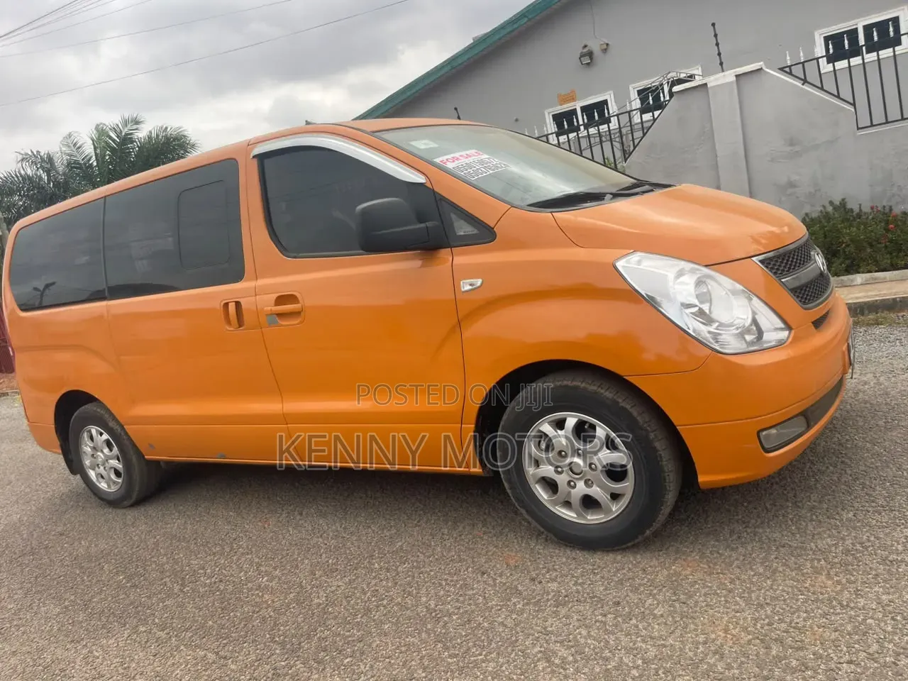 Hyundai Starex 2014 Yellow
