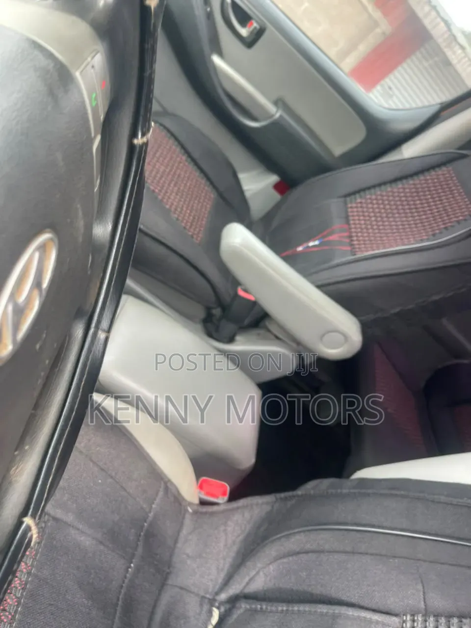 Hyundai Starex 2014 Yellow
