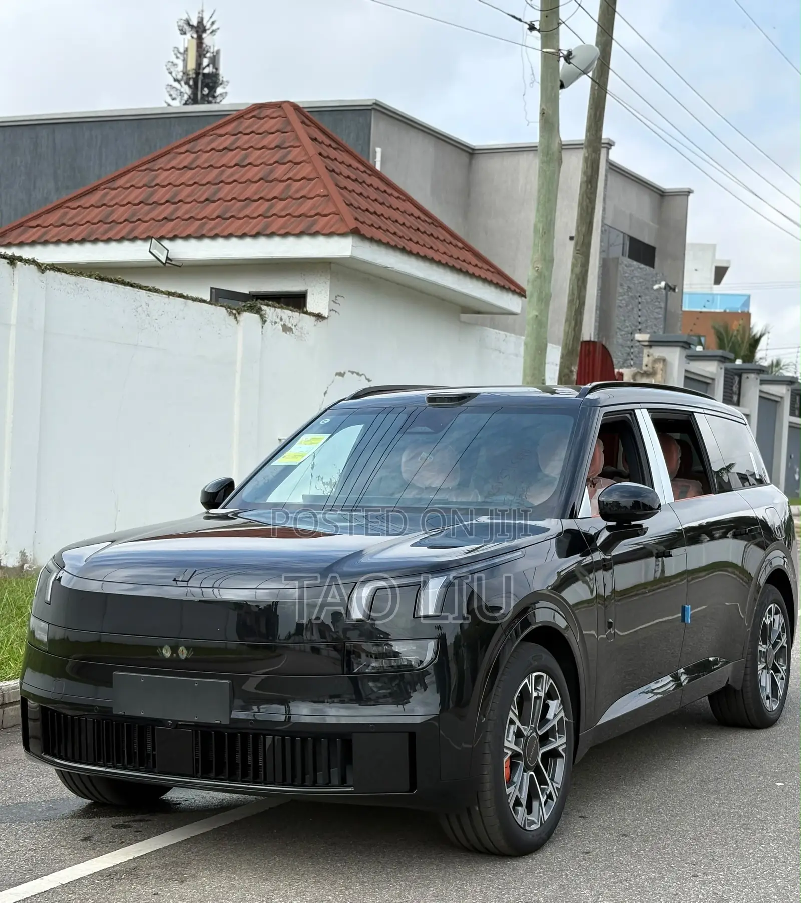 New Lynk & Co 900 2025 Black