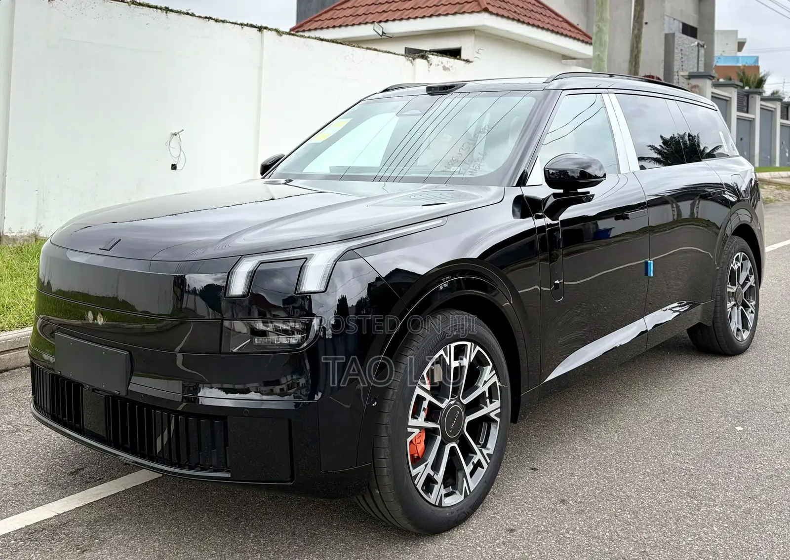 New Lynk & Co 900 2025 Black