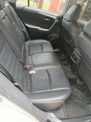 Toyota RAV4 XLE FWD 2023 White
