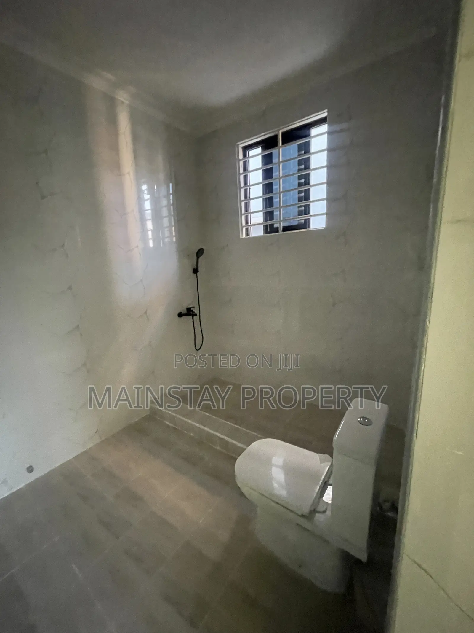 5bdrm House in Mainstay Estates, Spintex for sale