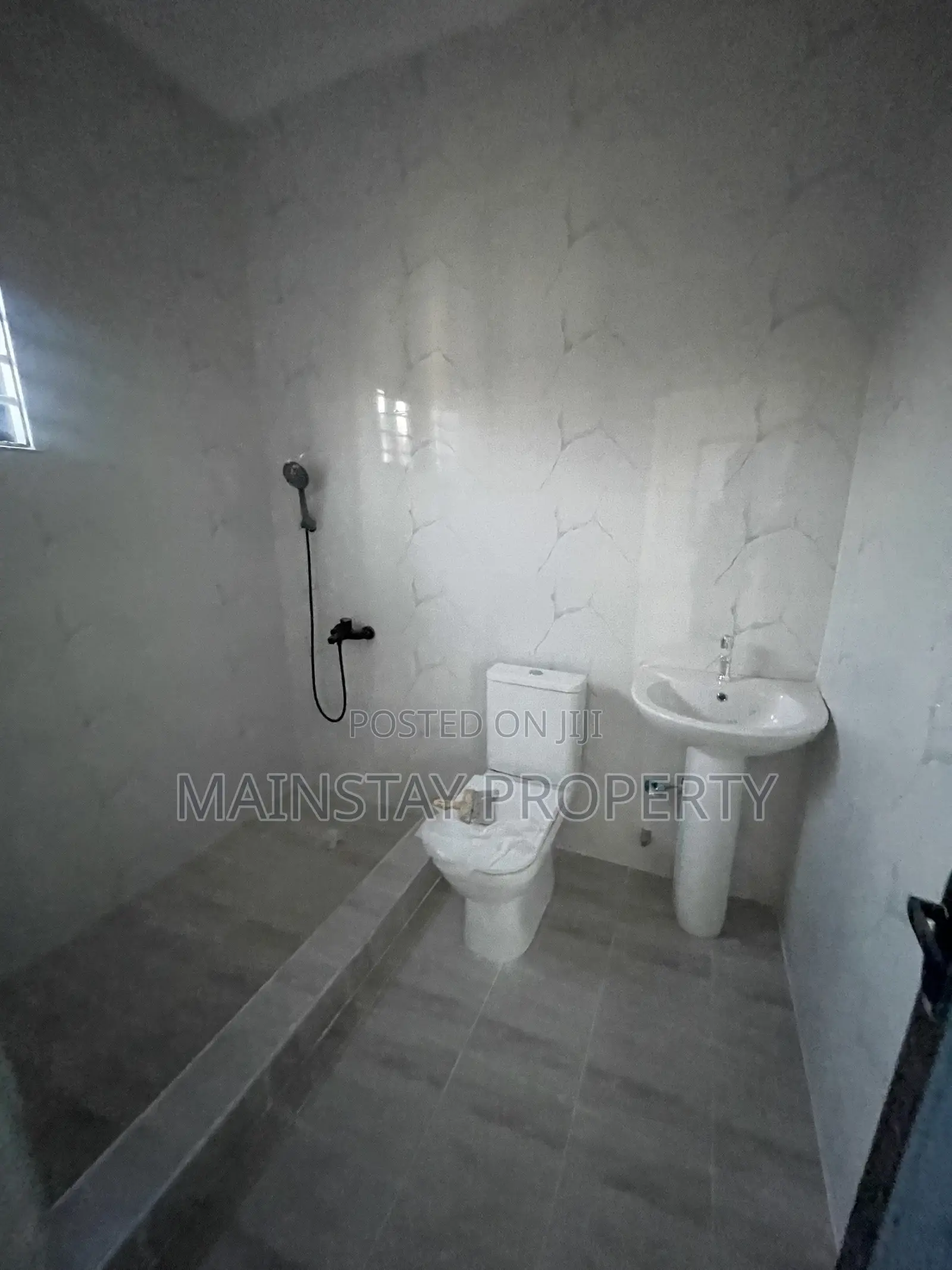 5bdrm House in Mainstay Estates, Spintex for sale
