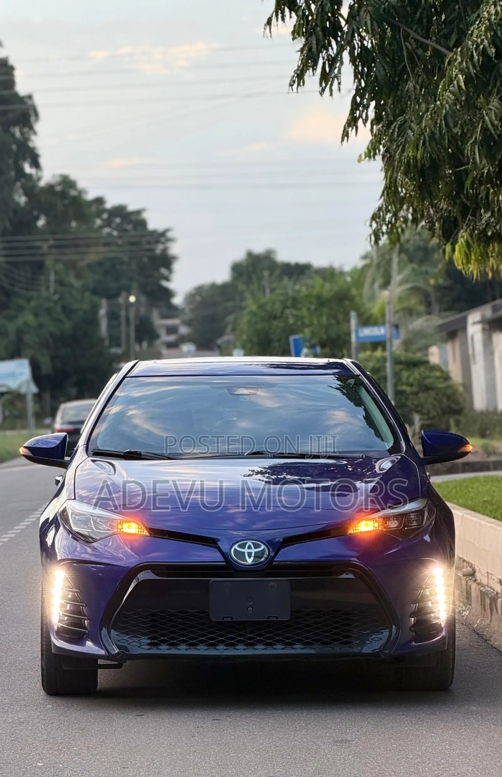 Toyota Corolla XSE (1.8L 4cyl 2A) 2018 Blue
