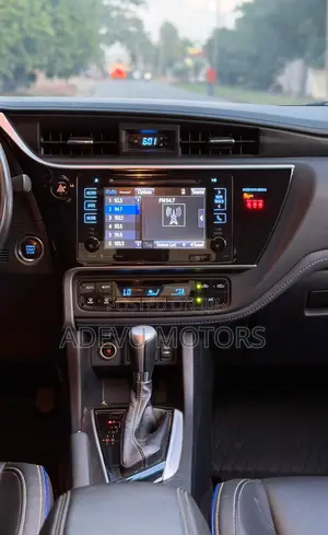 Toyota Corolla XSE (1.8L 4cyl 2A) 2018 Blue