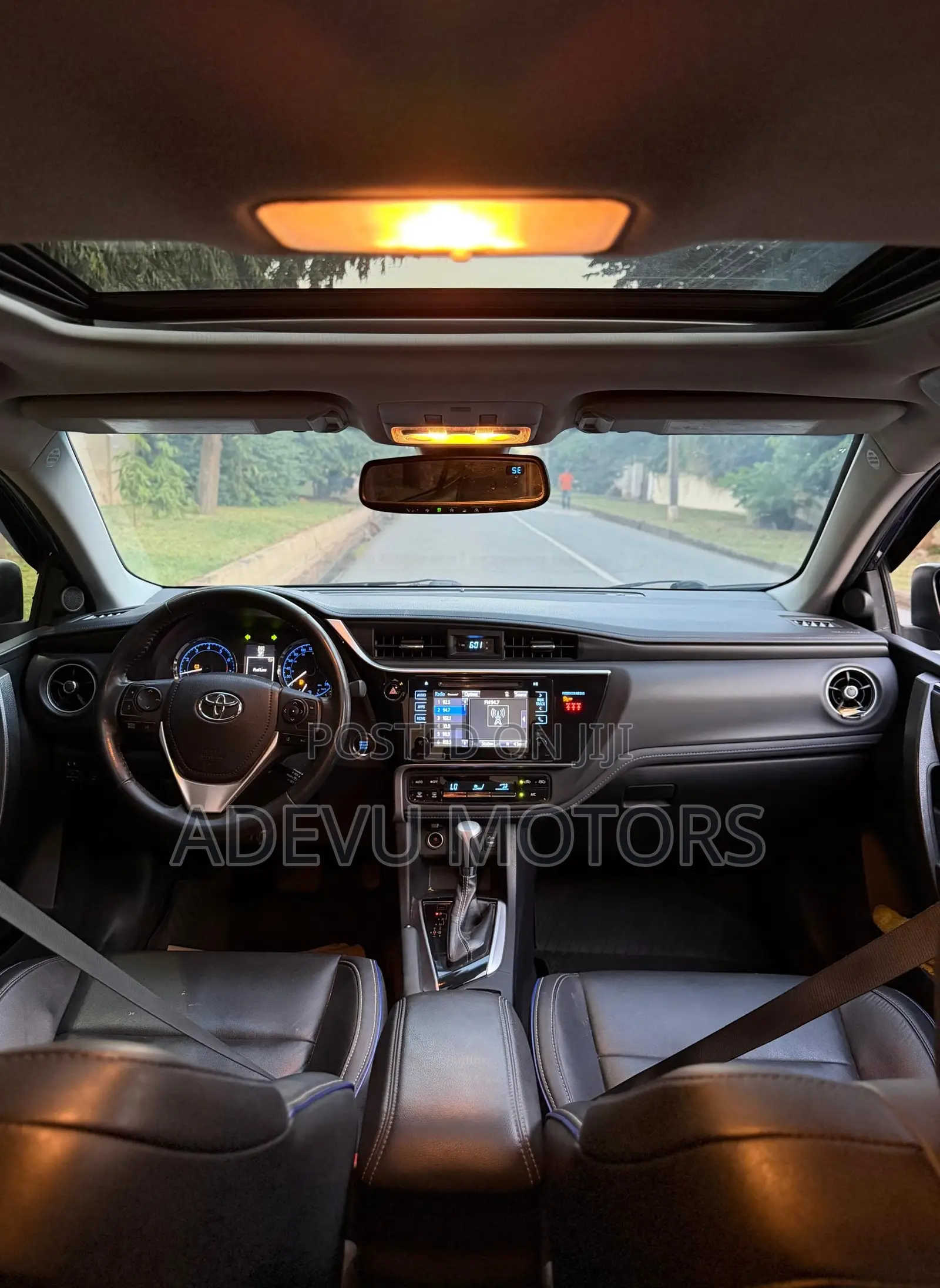 Toyota Corolla XSE (1.8L 4cyl 2A) 2018 Blue