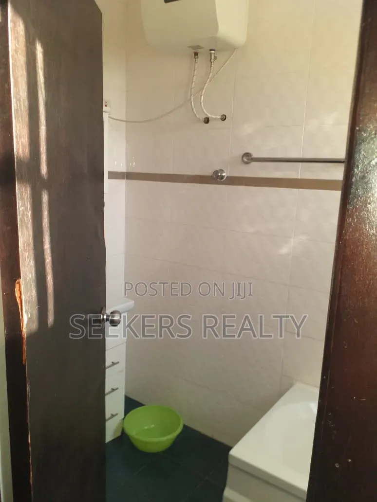 Furnished 2bdrm Apartment in Seekers Realty, Labone SHS Area for rent