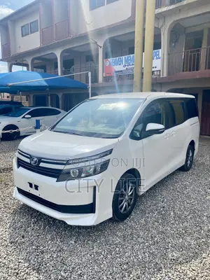 Toyota Voxy 2015 White
