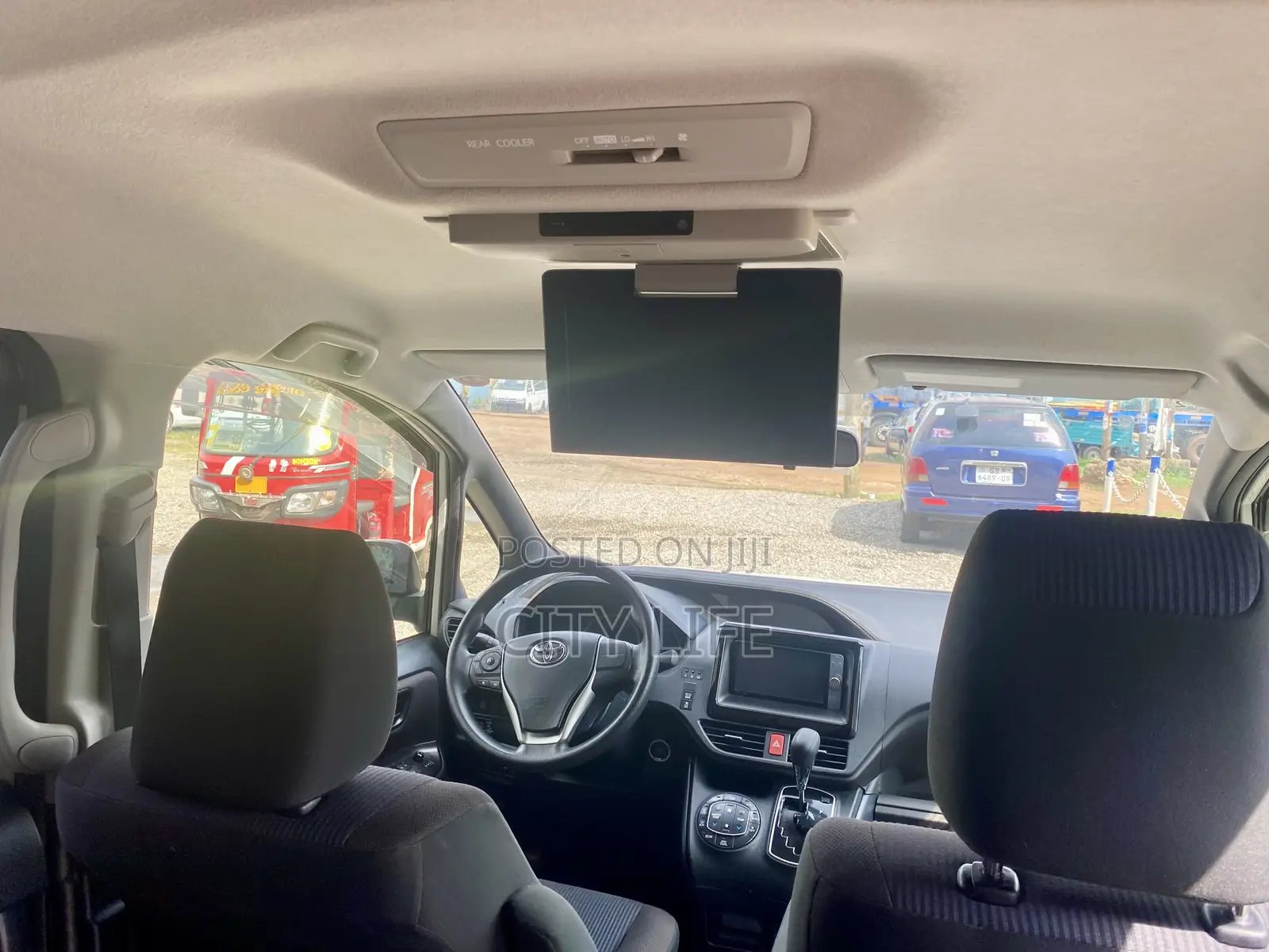 Toyota Voxy 2015 White