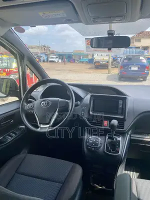 Toyota Voxy 2015 White