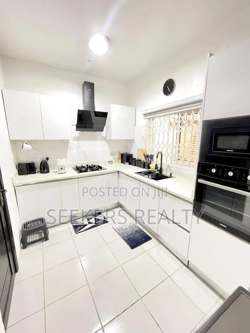 Furnished 2bdrm Apartment in Seekers Realty, Labone SHS Area for rent