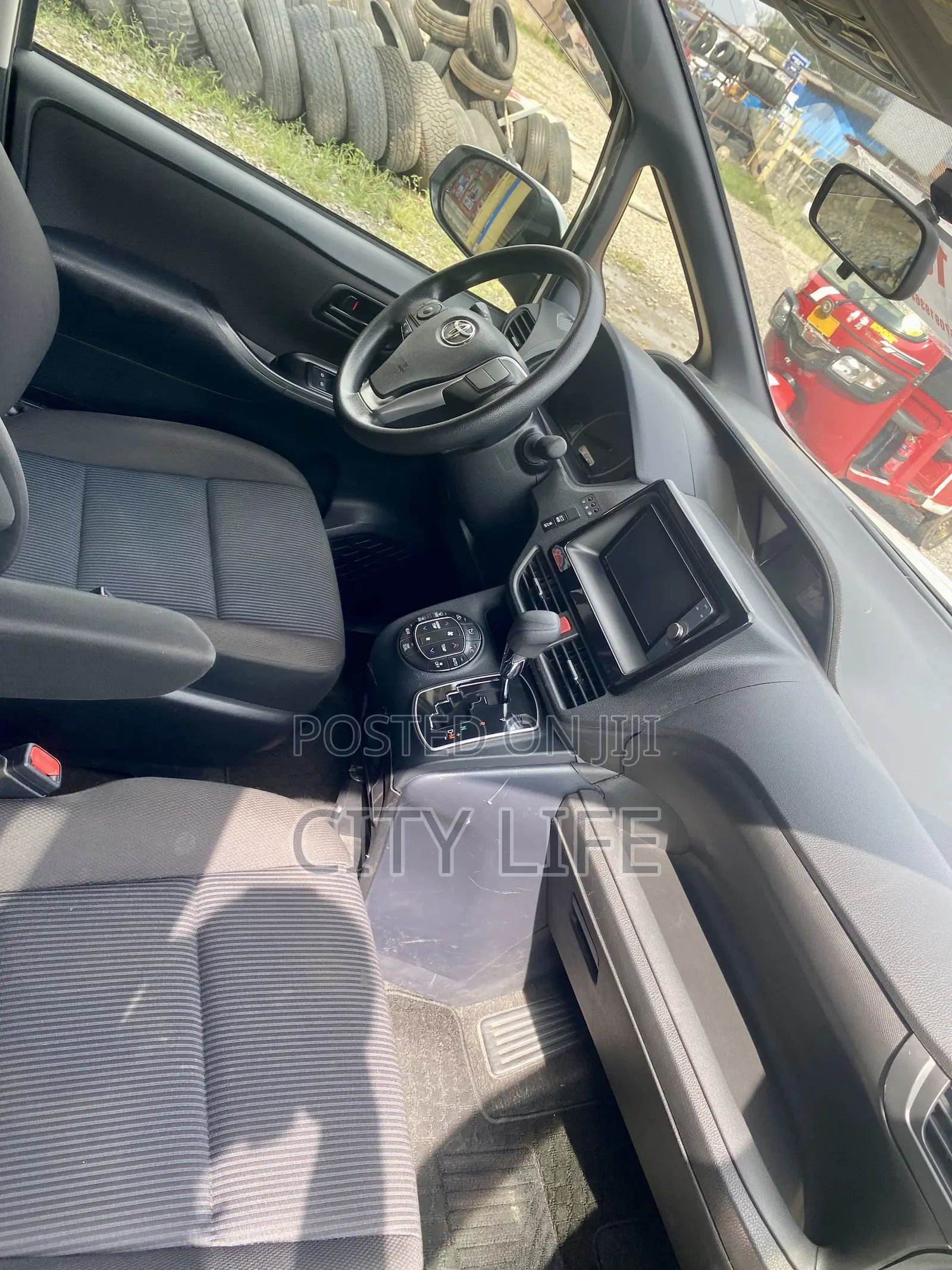 Toyota Voxy 2015 White