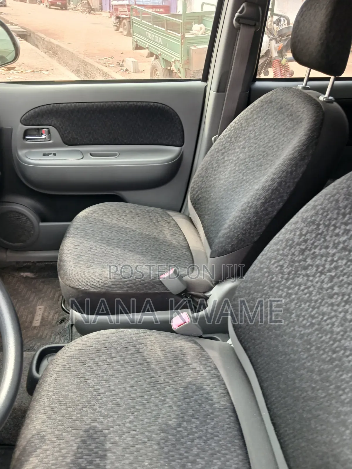 Toyota Sienta 2012 Brown