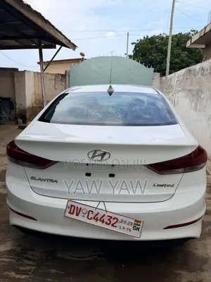 Hyundai Elantra Limited Sedan FWD (2.0L 4cyl 6A) 2017 White