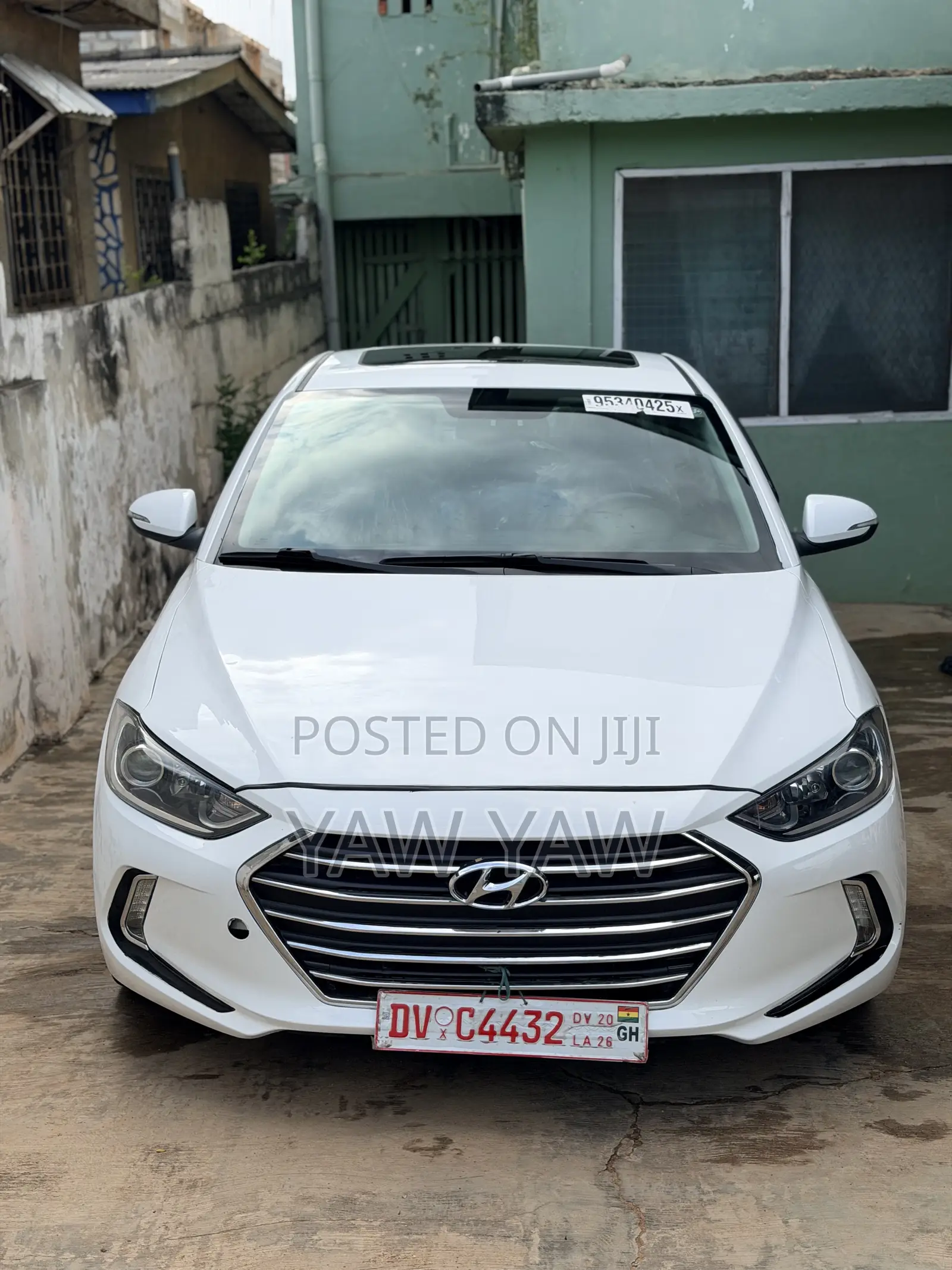 Hyundai Elantra Limited Sedan FWD (2.0L 4cyl 6A) 2017 White
