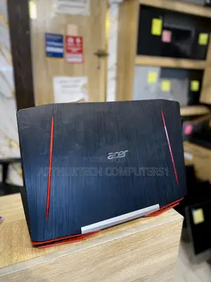 Laptop Acer Aspire VX5 591G 12GB Intel Core i5 HDD+SSD 500GB