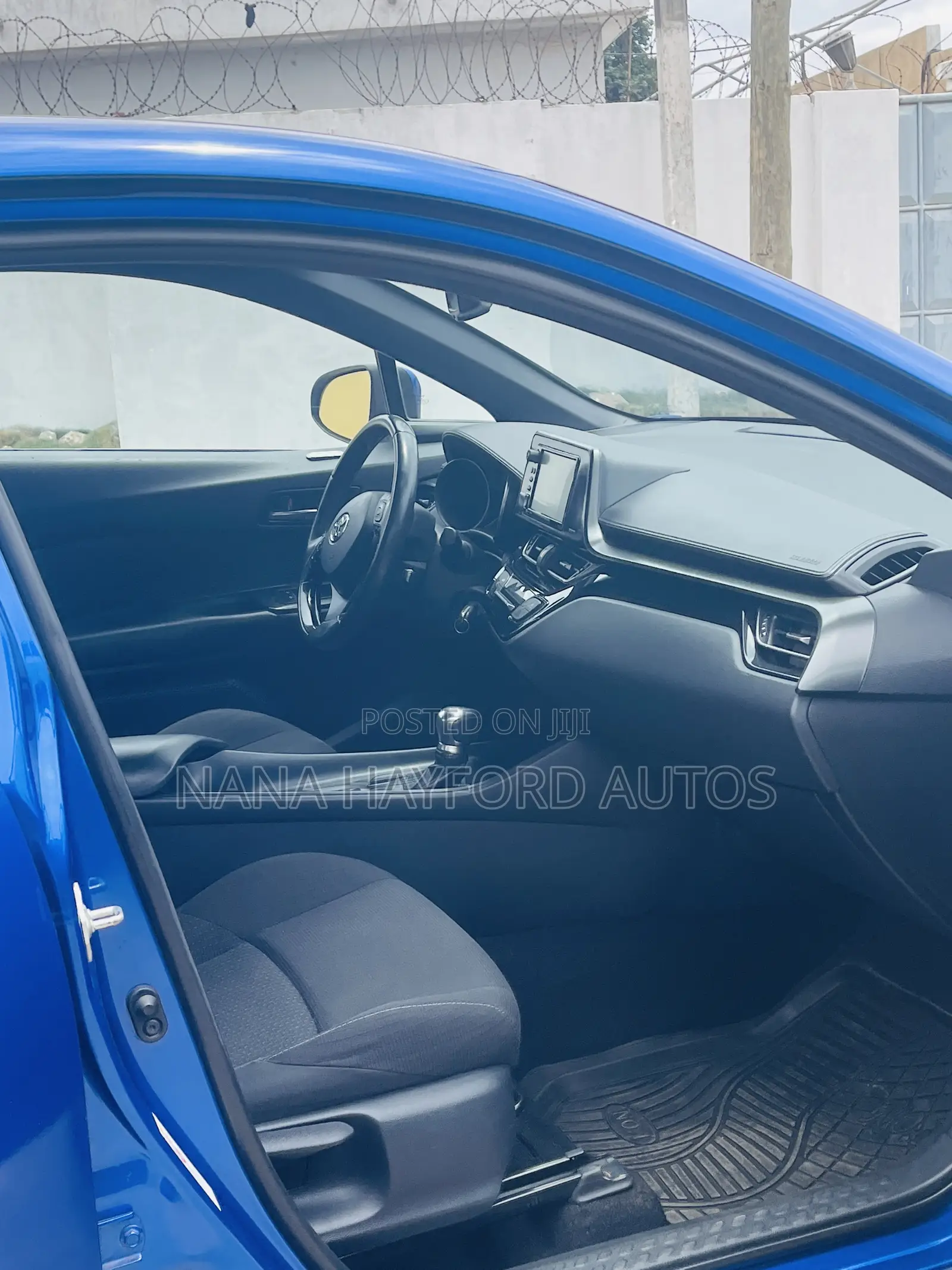 Toyota C-HR 2018 Blue