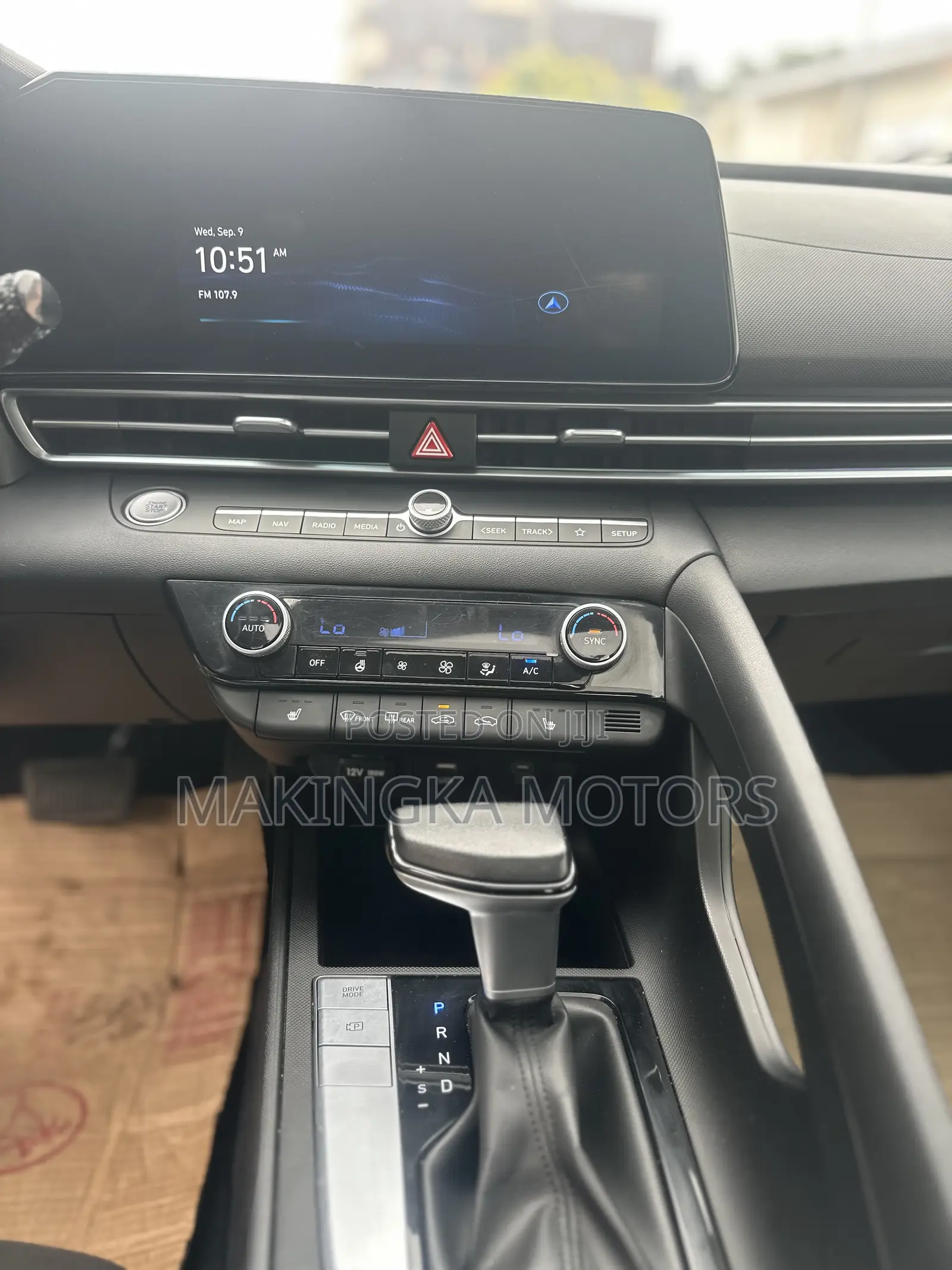 Hyundai Elantra Limited 2024 Gray