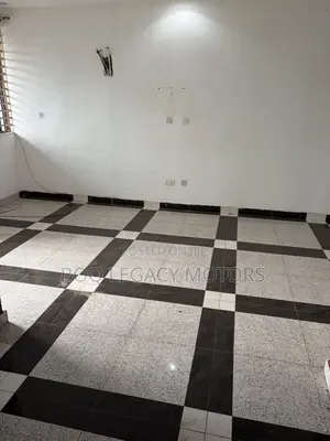 2bdrm Block of Flats in Polyclinic for rent