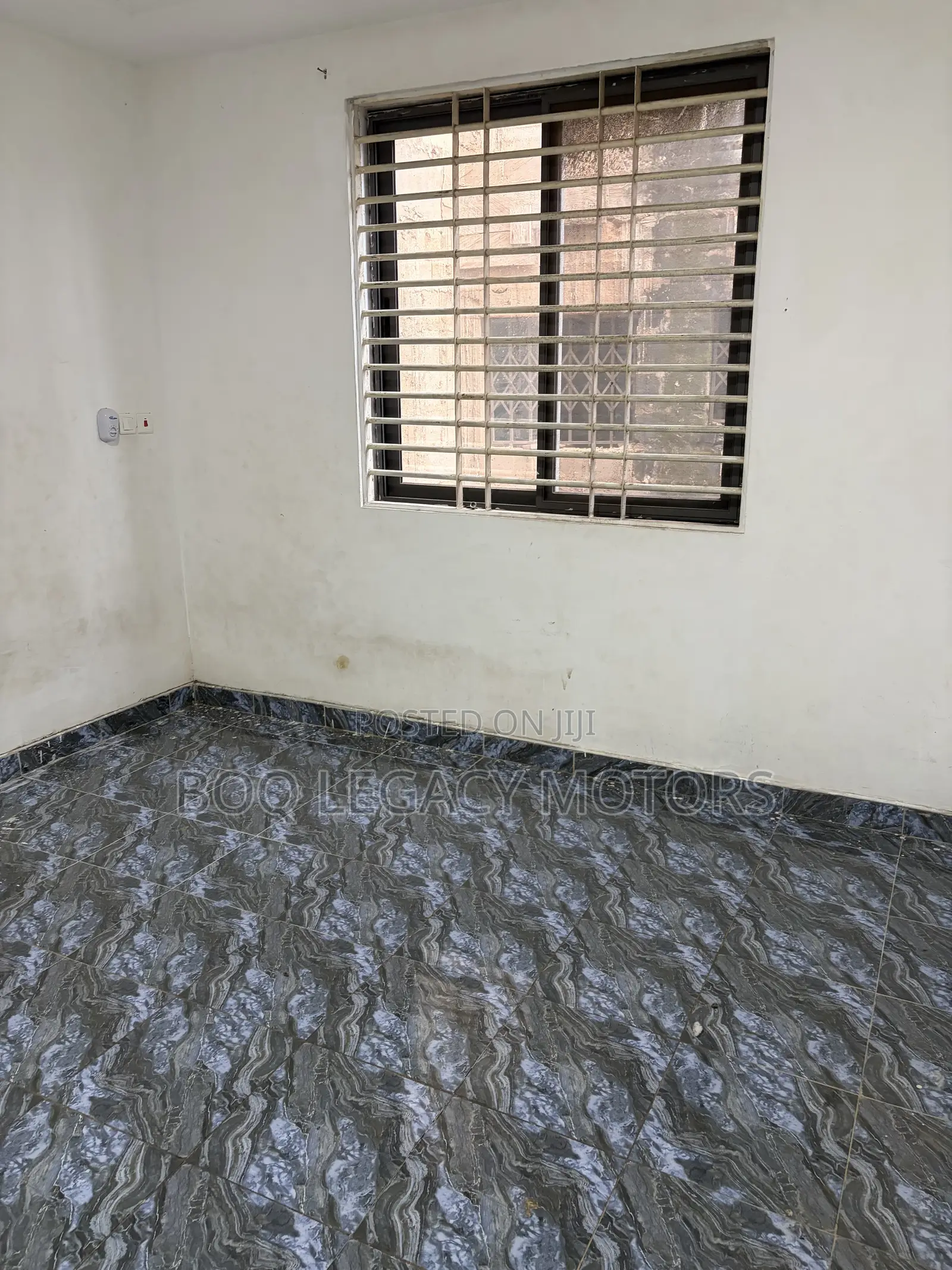2bdrm Block of Flats in Polyclinic for rent