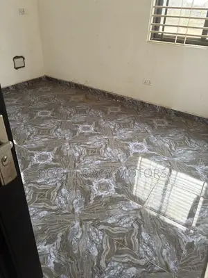 2bdrm Block of Flats in Polyclinic for rent
