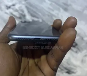 Apple iPhone 11 64 GB Black