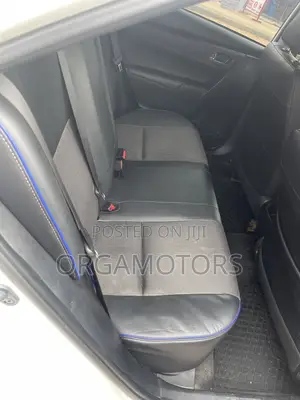 Toyota Corolla SE (1.8L 4cyl 2A) 2019 White