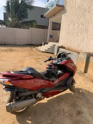 Honda Forza 2016 Red