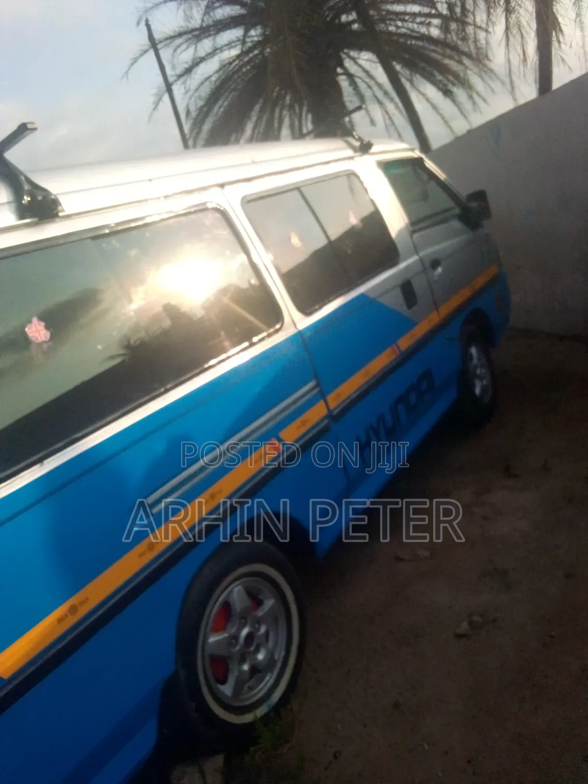 Hyundai H200 2001 Blue