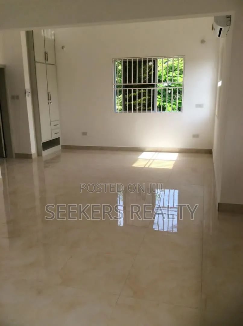 4bdrm House in Seekers Realty, Labone SHS Area for rent