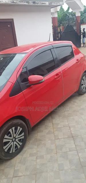 Toyota Vitz 1.3 AWD 3dr 2012 Red