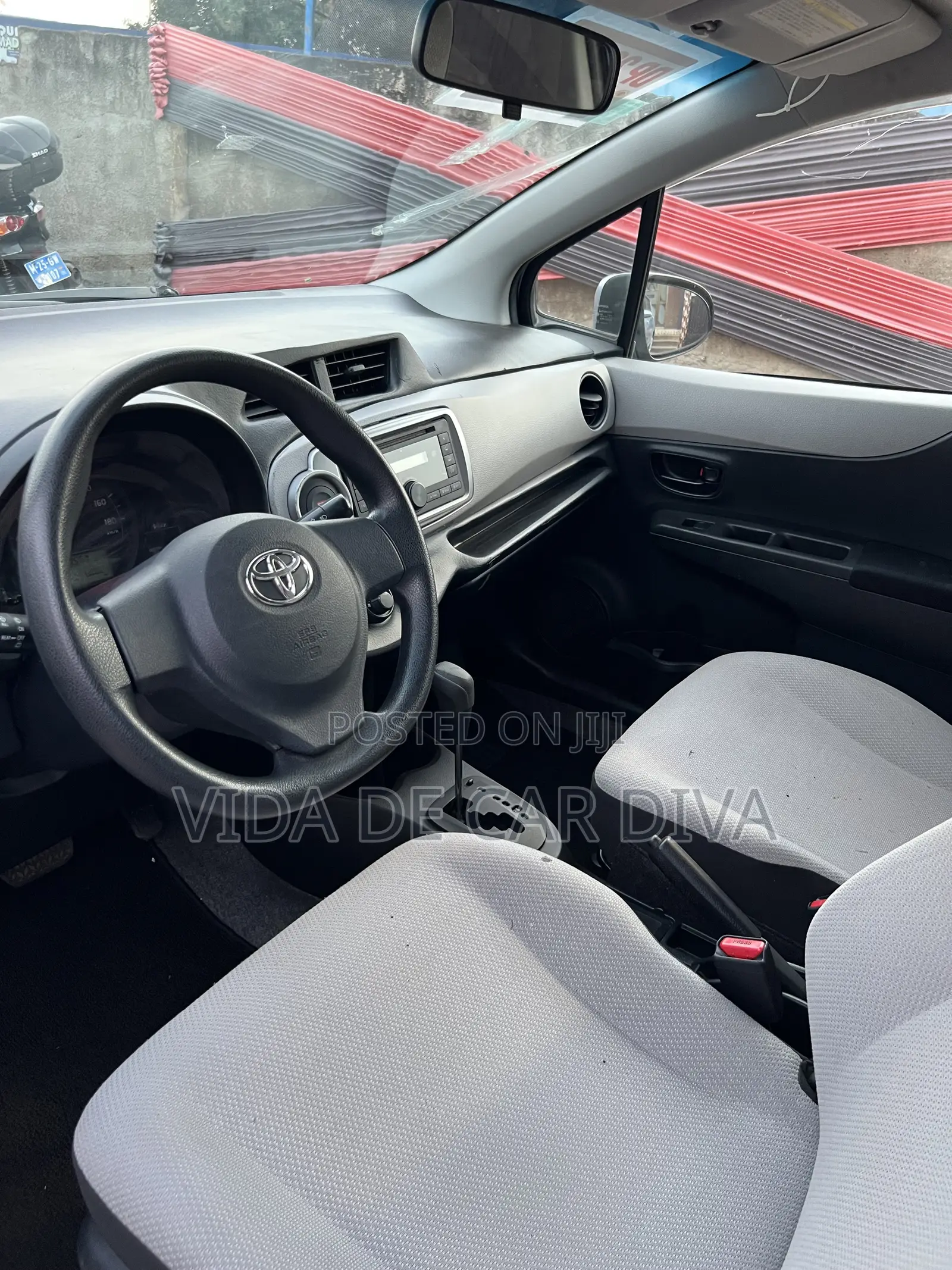 Toyota Vitz 1.3 FWD 5dr 2012 Blue