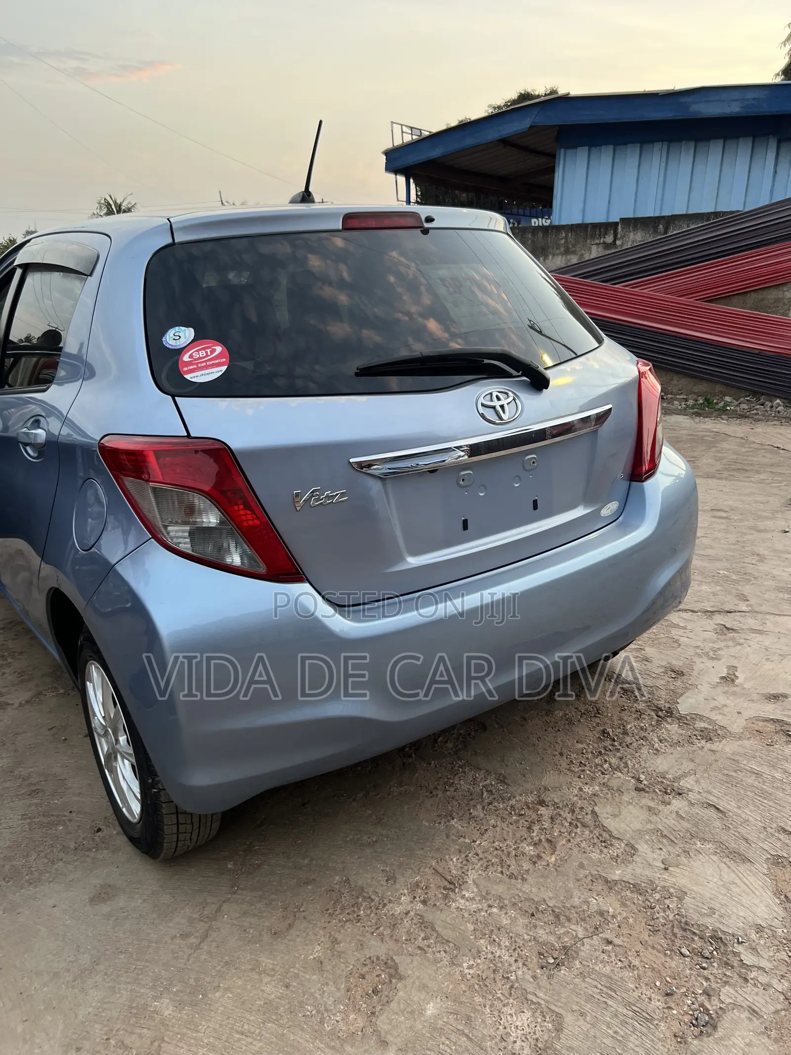 Toyota Vitz 1.3 FWD 5dr 2012 Blue