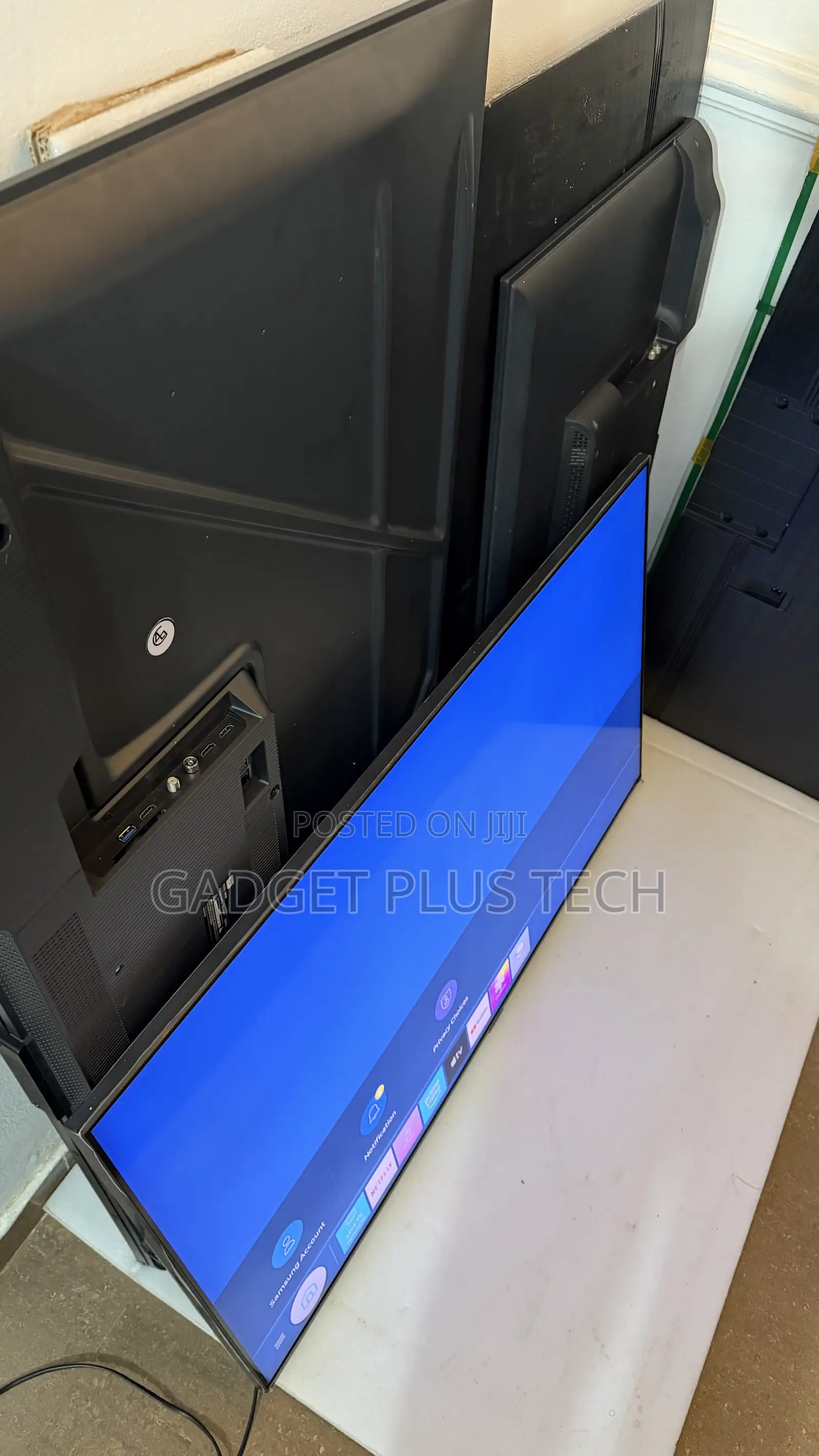 Very Neat 2021/22 50” Samsung Crystal Smart TV
